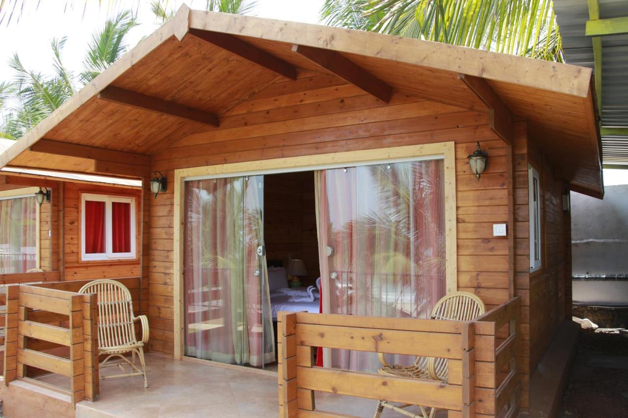 Larive Beach Resort Вагатор Екстериор снимка