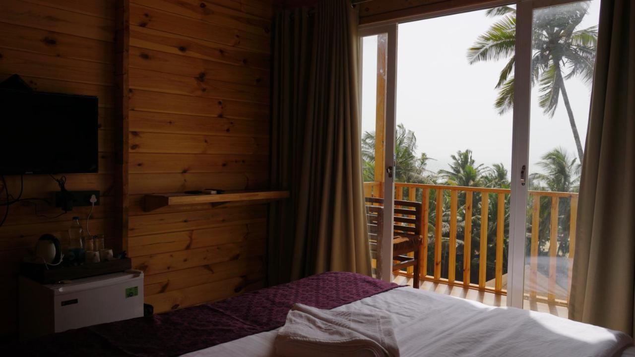 Larive Beach Resort Вагатор Екстериор снимка
