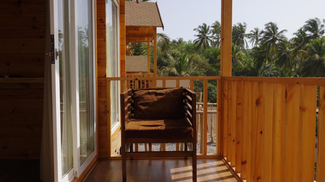 Larive Beach Resort Вагатор Екстериор снимка