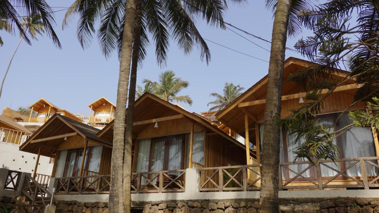 Larive Beach Resort Вагатор Екстериор снимка